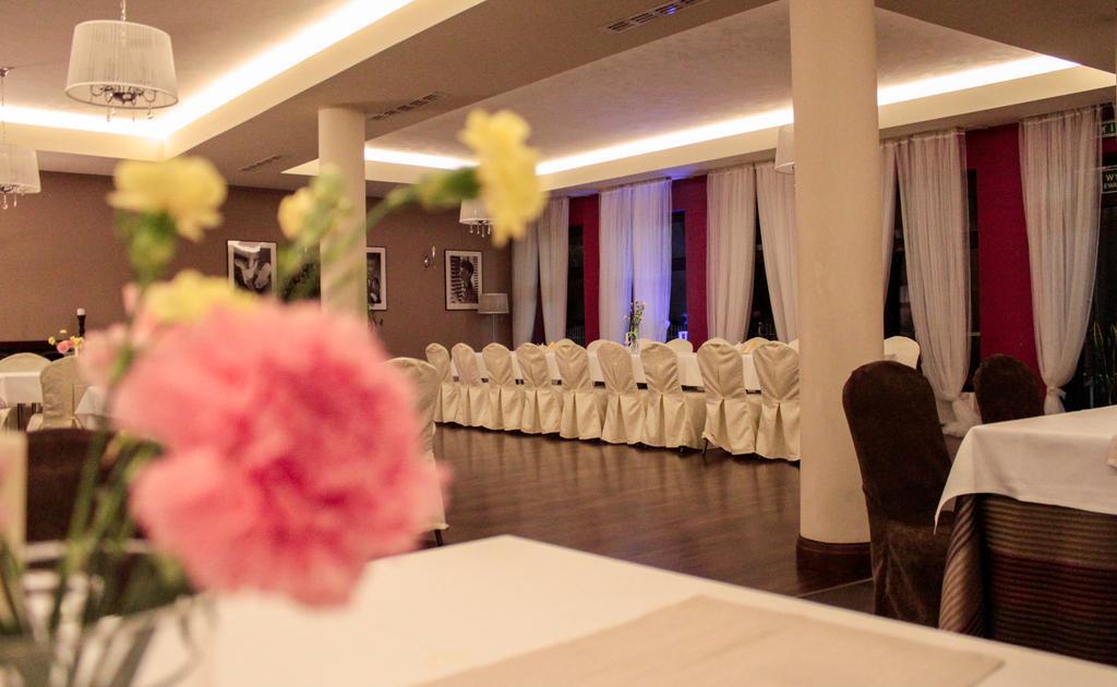 Hotel Wojto Zamość エクステリア 写真