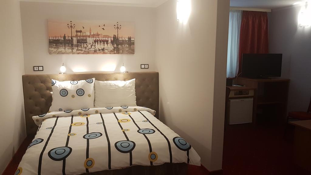 Hotel Wojto Zamość エクステリア 写真